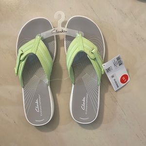 NWT CLOUDSTEPPERS by Clarks.